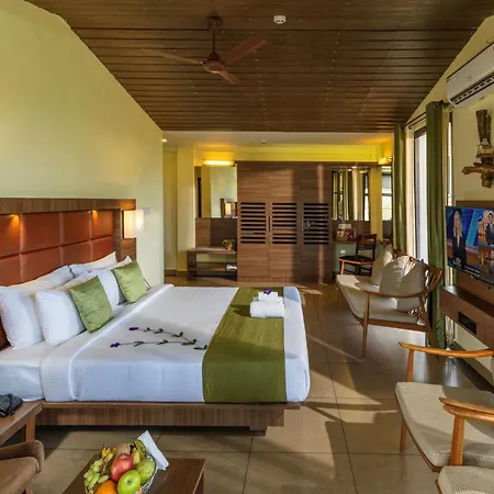 The Mountain Courtyard Thekkady Hotel Exterior photo