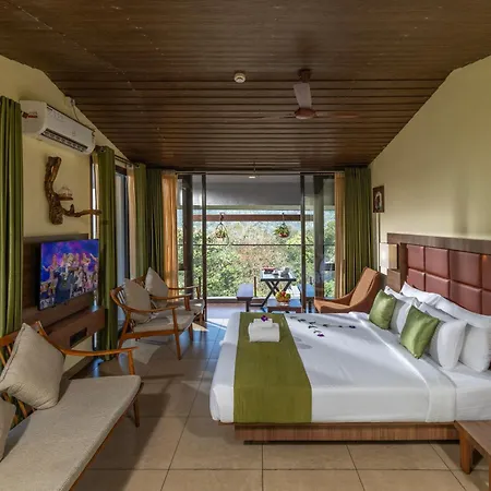 The Mountain Courtyard Thekkady Hotel Exterior photo