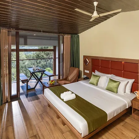 The Mountain Courtyard Thekkady Hotel Exterior photo