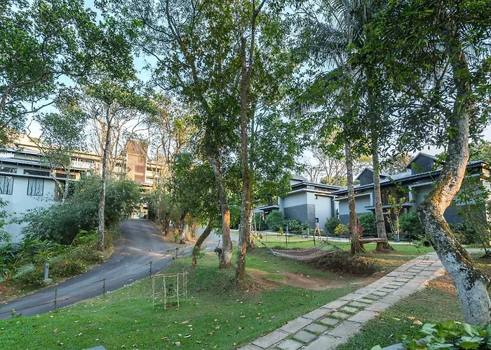 The Mountain Courtyard Thekkady