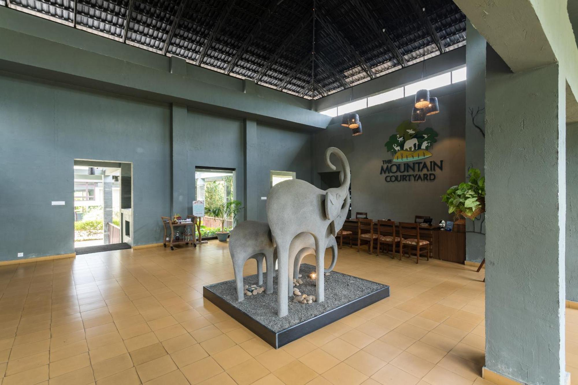 The Mountain Courtyard 5* Thekkady