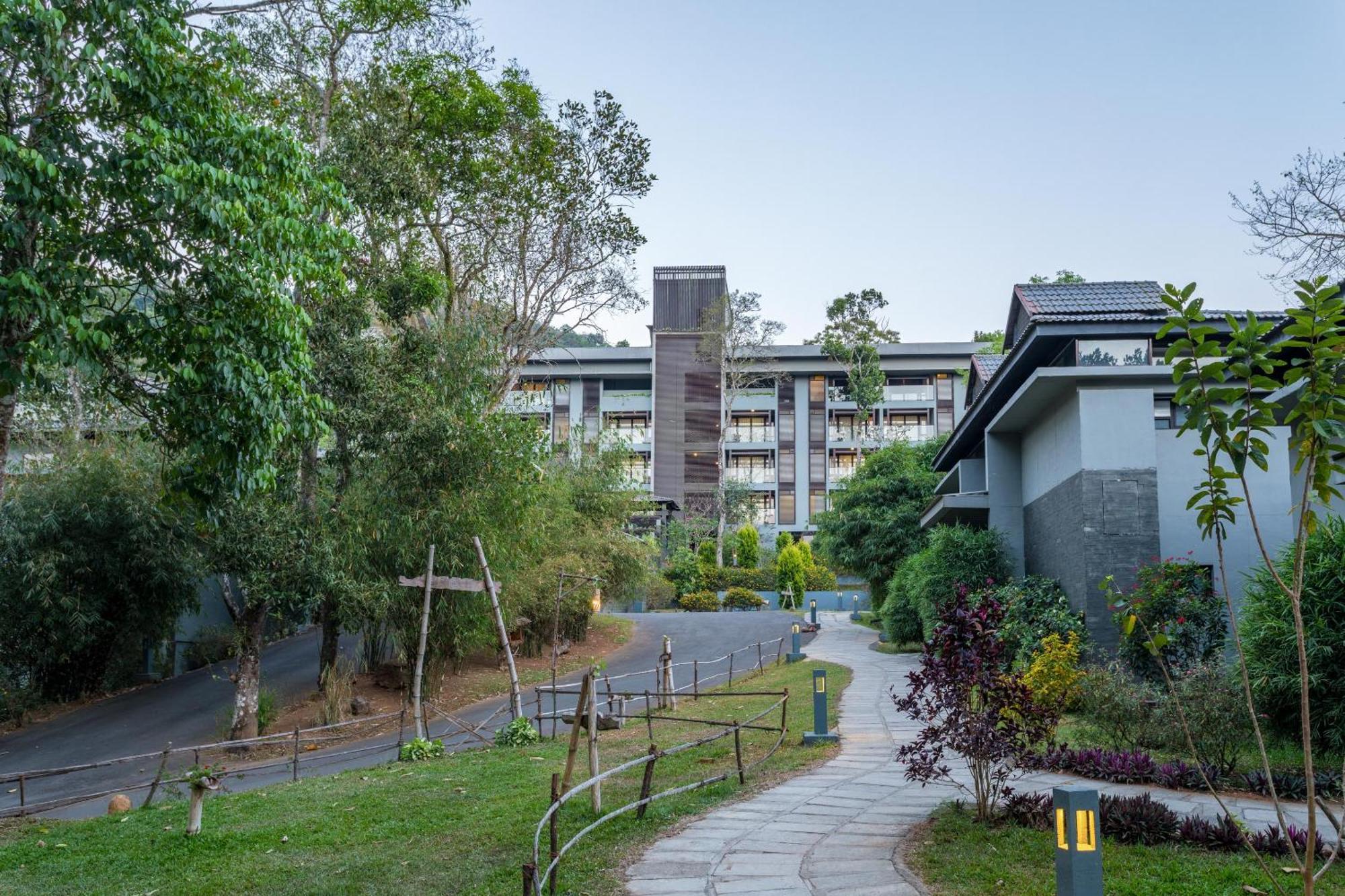 The Mountain Courtyard Thekkady