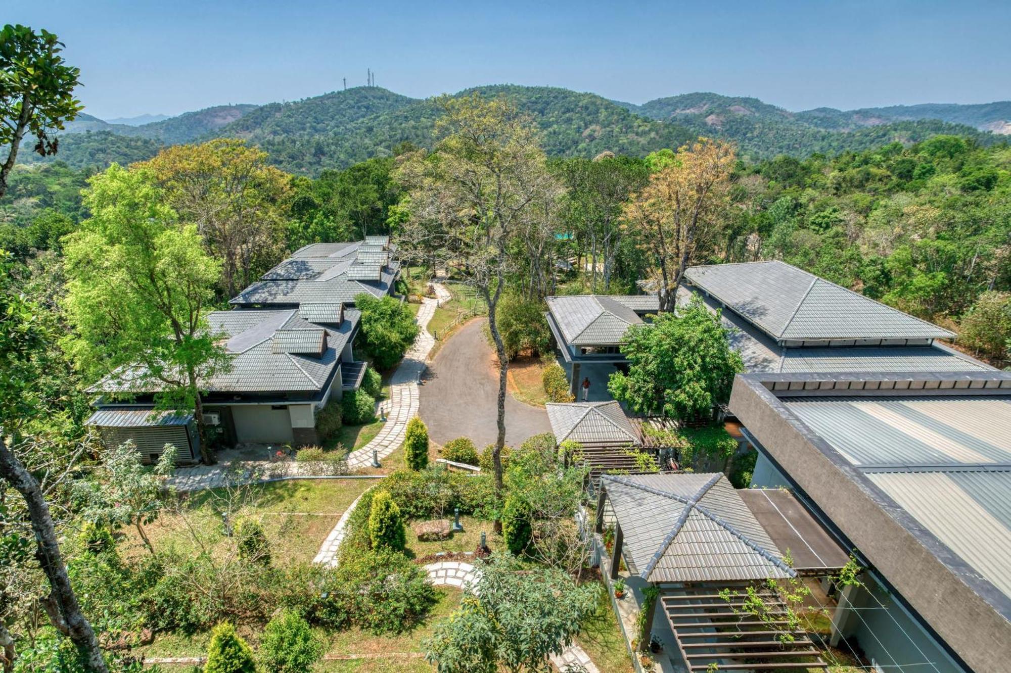 The Mountain Courtyard Resort 5*