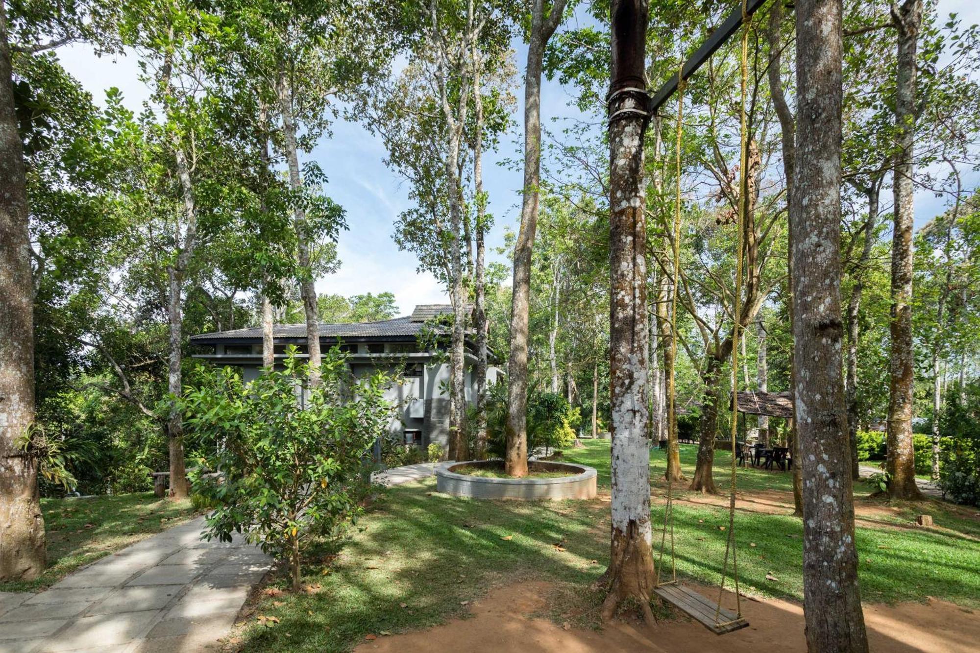 The Mountain Courtyard Thekkady